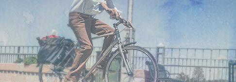 image d'un homme qui fait du vélo